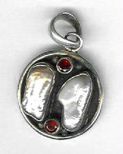 sterling pendant silvr kishi pearl garnet 25mm.jpg